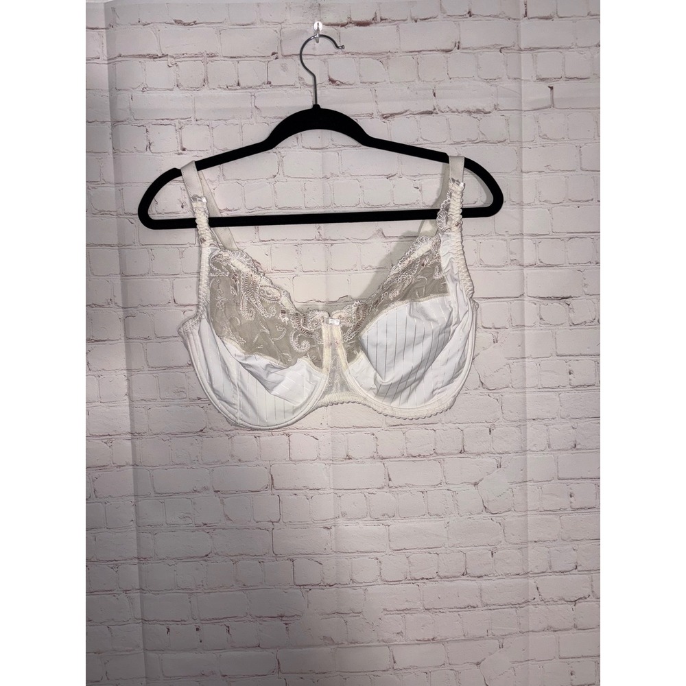 Chantelle White Lace Pinstripe Full Coverage Underwire Bra 36H USA 3371